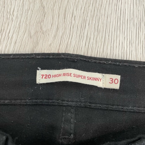 Levi's Women's Skinny Jeans - Black - Picture 5 of 5